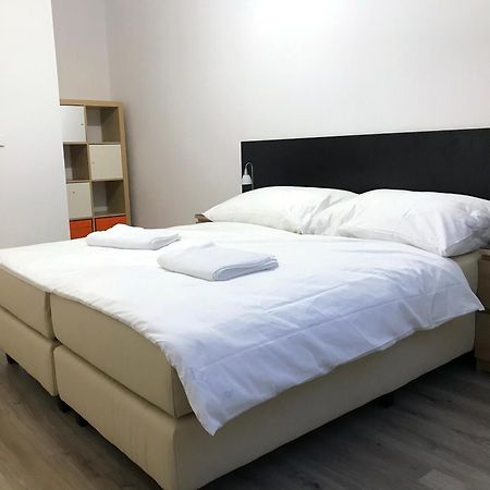 Valentine'S National Museum Apartments Praag Kamer foto