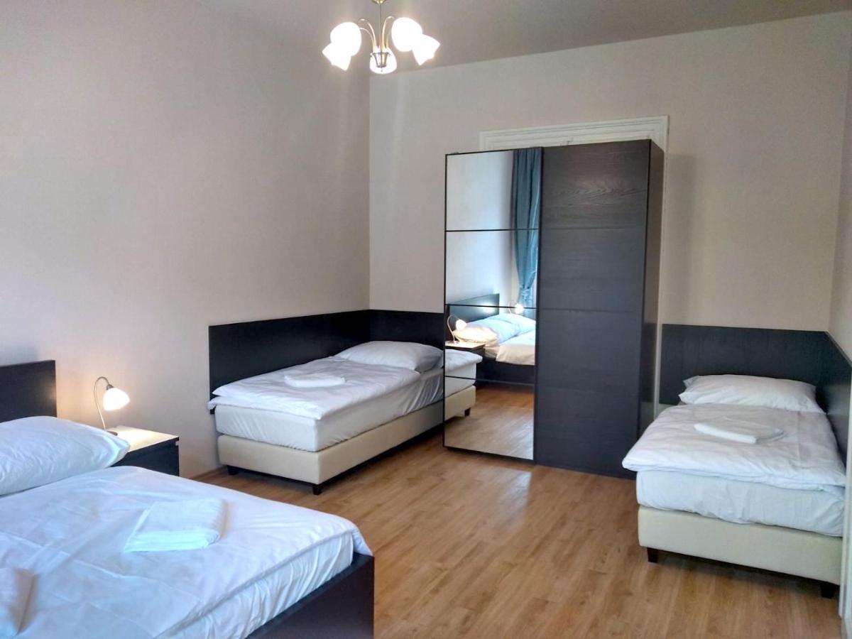 Valentine'S National Museum Apartments Praag Buitenkant foto